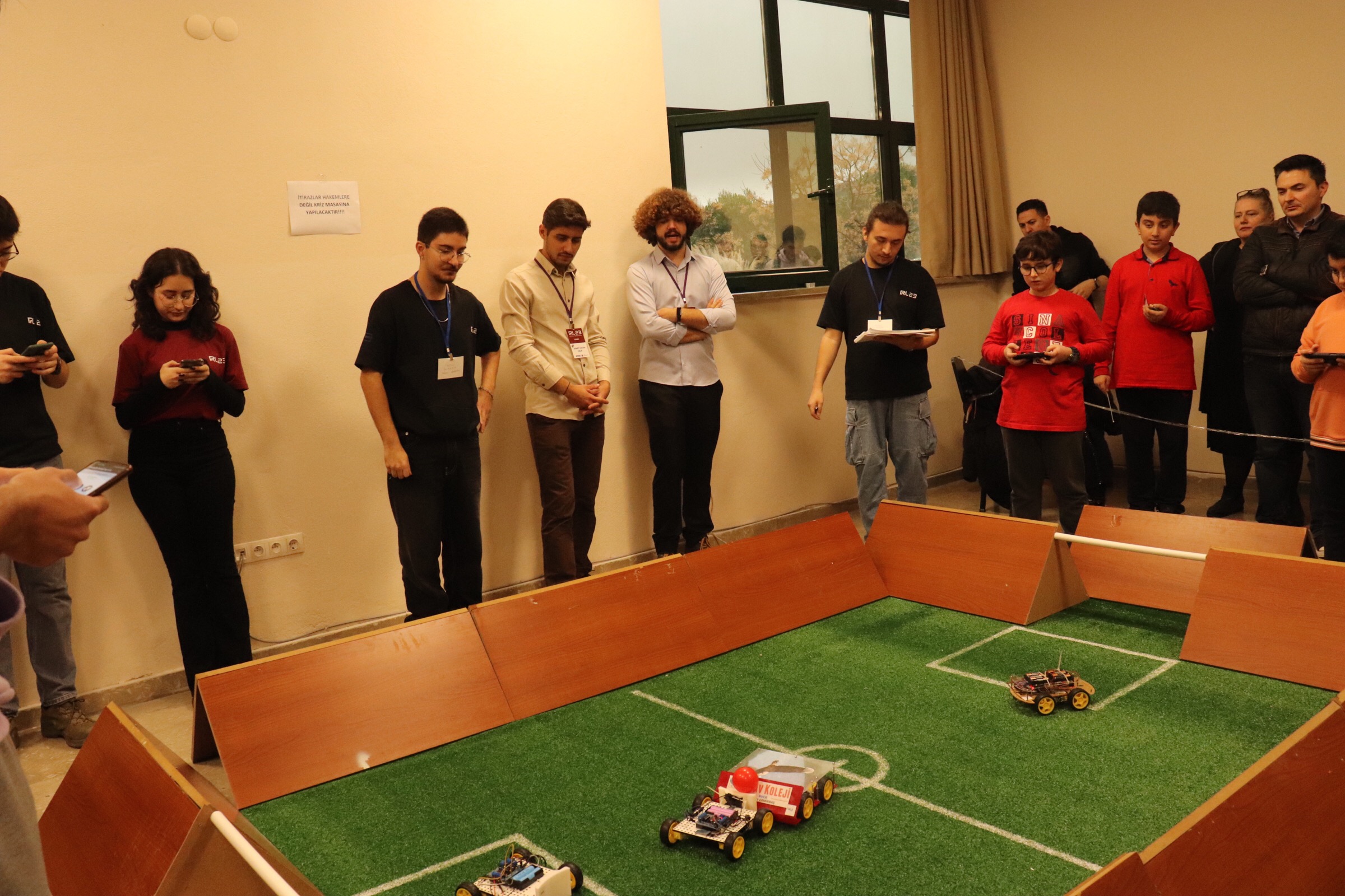 IZTECH RoboLeague yarışması galeri görseli
