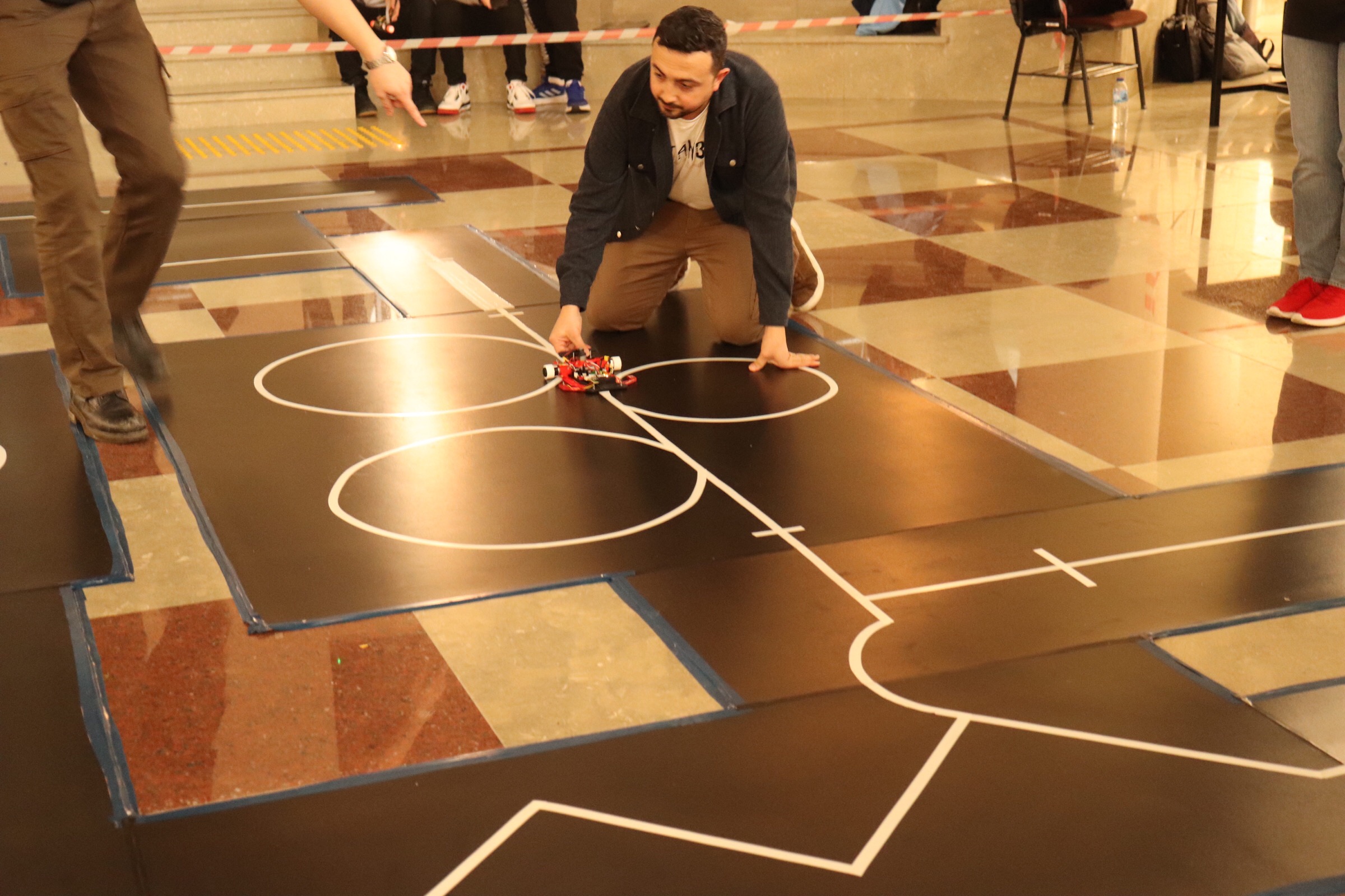 IZTECH RoboLeague yarışması galeri görseli