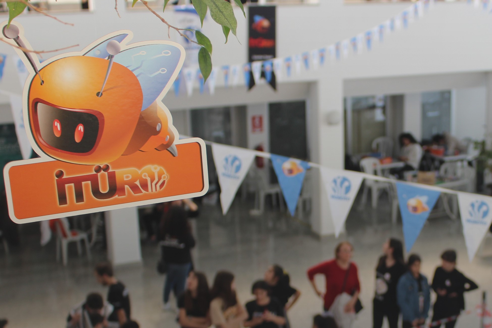 İTÜ Robot Olimpiyatları (İTÜRO) yarışması galeri görseli