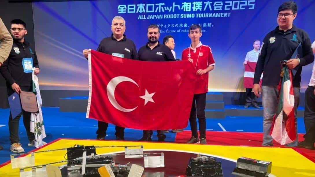 Lise Öğrencisinden Robot Yarışmasında Dünya Şampiyonluğu
